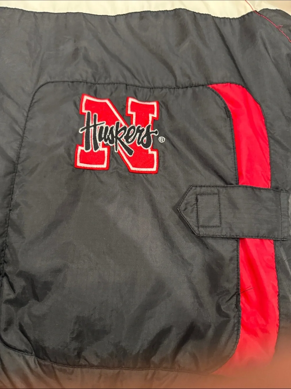 Vintage 90s Nebraska Cornhuskers XXL Puffer Jacket Pro Player Red. Looks new.